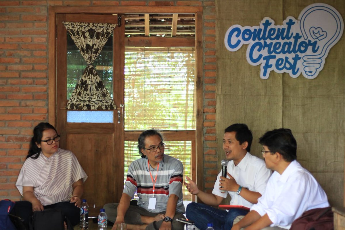 _CreatorFest's tweet photo. Forum #ContentCreatorFest2018 juga mendiskusikan tentang sosial media for social movement. Sebagai pemantik forum ada Kurniawan Saputro, Mukhotib MD, Ira Savitri, dipandu Imam Prakoso. https://t.co/QTKg840ODz