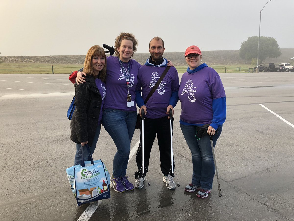 bosAVID's tweet photo. AVID and Key Club picking up litter together!!! Featuring special guest Mrs. Kylene Nash-Blasingame!!! #bettertogether #AVID #family #community #keyclub #litterstomp #bosproud #StaytheCourse #emsproud @boswellhs @ChandraT16 @judge_pamela @Kylenenashlit https://t.co/pH5AC1OumX