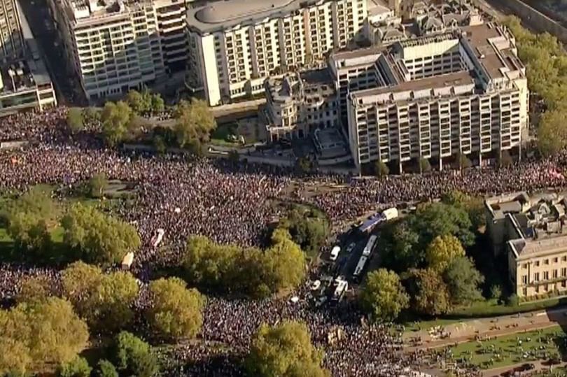 This is where I want to be right now #PeoplesVoteMarch #London #IchBinEinLondoner