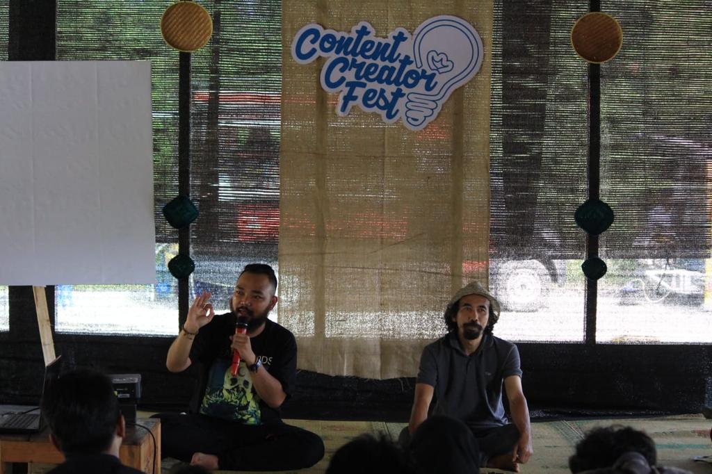 _CreatorFest's tweet photo. Dalam sesi sharring ada Wira Nagara, Donny BU, Deddy Novianto, Forum Japelidi dan lain-lain.
#ContentCreatorFest2018 https://t.co/J83lSRaiwc