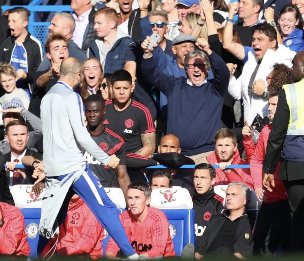 Ezu_esq's tweet photo. Mourinho wasn't trying to fight the guy. He was trying to protect him from Bailly.

#CHEMUN https://t.co/AIBDYQYbxH