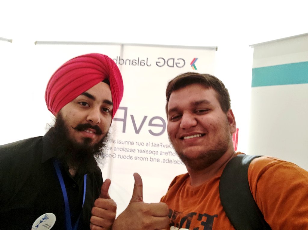 AskArjunK's tweet image. Having fun with @JaskaranSingh_1 at #DevFest18 organized by @GDGJalandhar.
#IndiaDevFest18 #GDGJalandhar #DevFestJalandhar