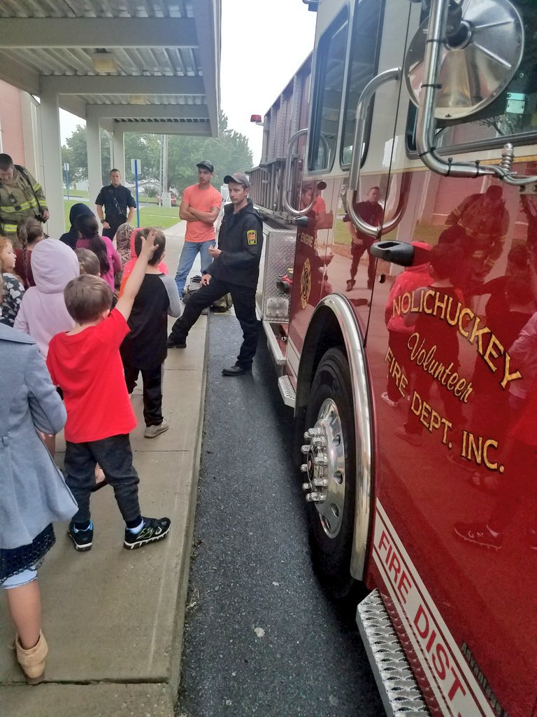 jilltleonard's tweet photo. @SCESWildcats K &amp; 1 s. enjoy learning about the firemen and firetrucks this week! @QueenShipley0 https://t.co/AcOmLYfeOJ
