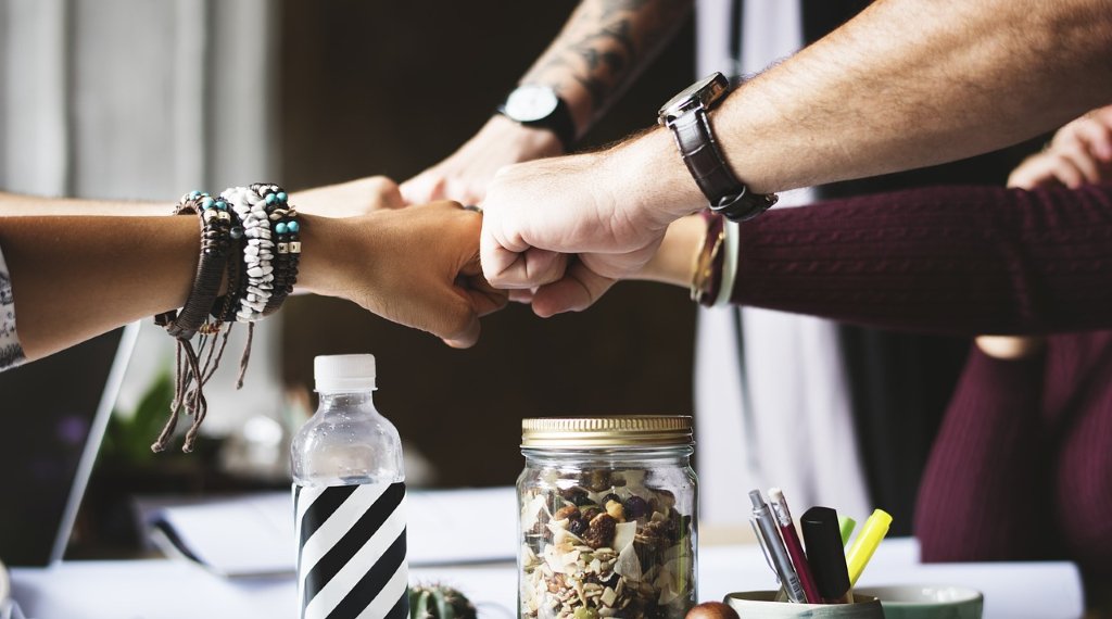 Here’s why it’s so important that your sales and marketing teams collaborate across the customer journey: bit.ly/2Jb4Gzu #MartechMelange