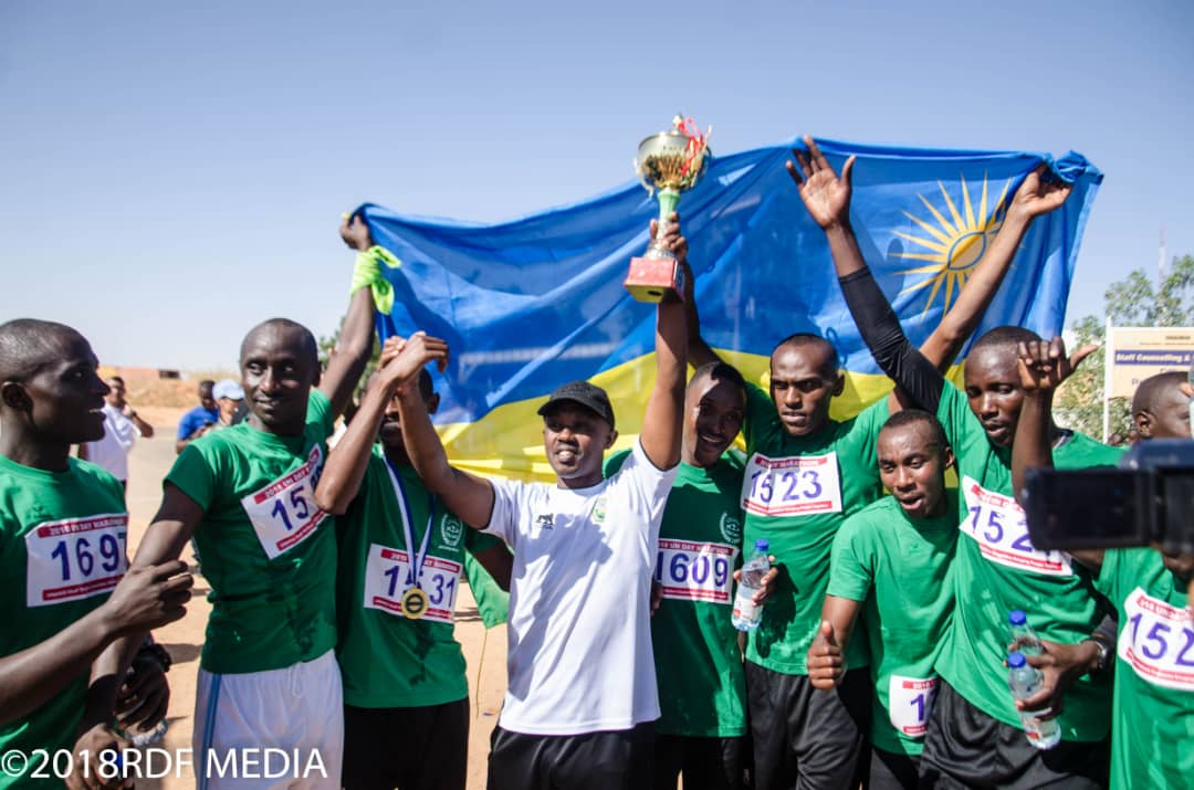 gatjmv's tweet photo. RT #Rwanda-n peacekeepers from Rwanbatt-52 located in El Fasher/Darfur/Sudan serving under UNAMID participated in @UN Marathon Day. The overall winner was #RDF Pte Celestin Nsengumuremyi followed by his other 5 countrymates. Well done guys! https://t.co/l1Jw5H153K