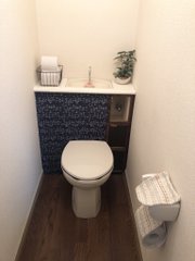 The 賃貸なトイレ が100均アイテムだけでオシャレな タンクレス風 に お手軽diyが驚きのクオリティー ねとらぼ