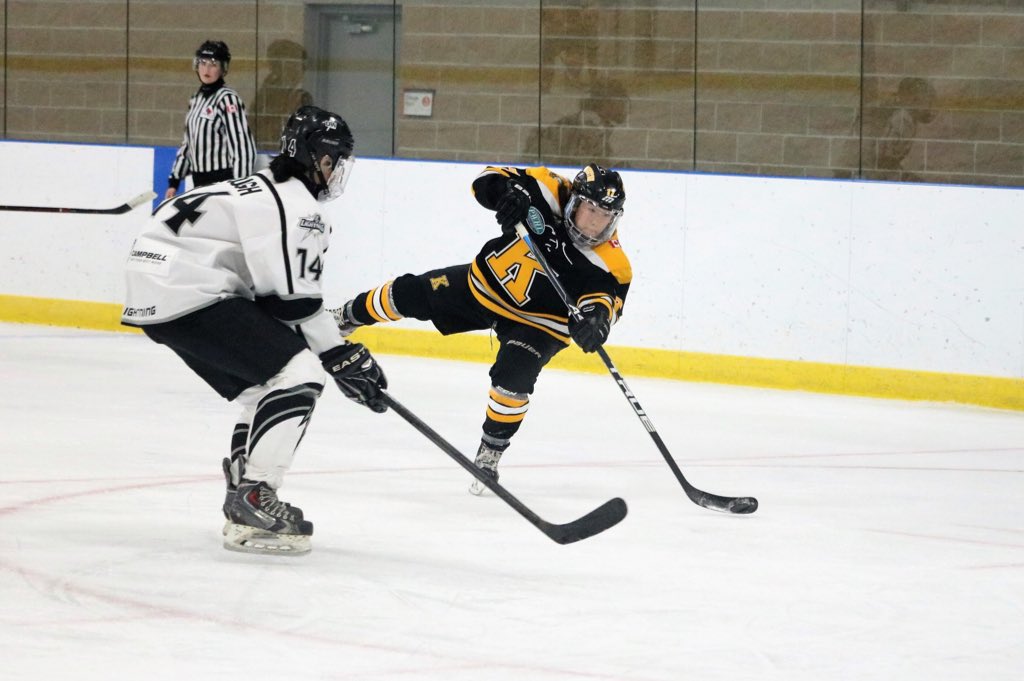 k_icewolves's tweet photo. A win last night over Durham West extends the unbeaten streak for the Jr Ice Wolves to 7 games with a 6-0-1 record! It’s only the beginning!

Next game is Sunday at 12:30 on Swish. Don’t miss it!! https://t.co/JfGGZoCaUp