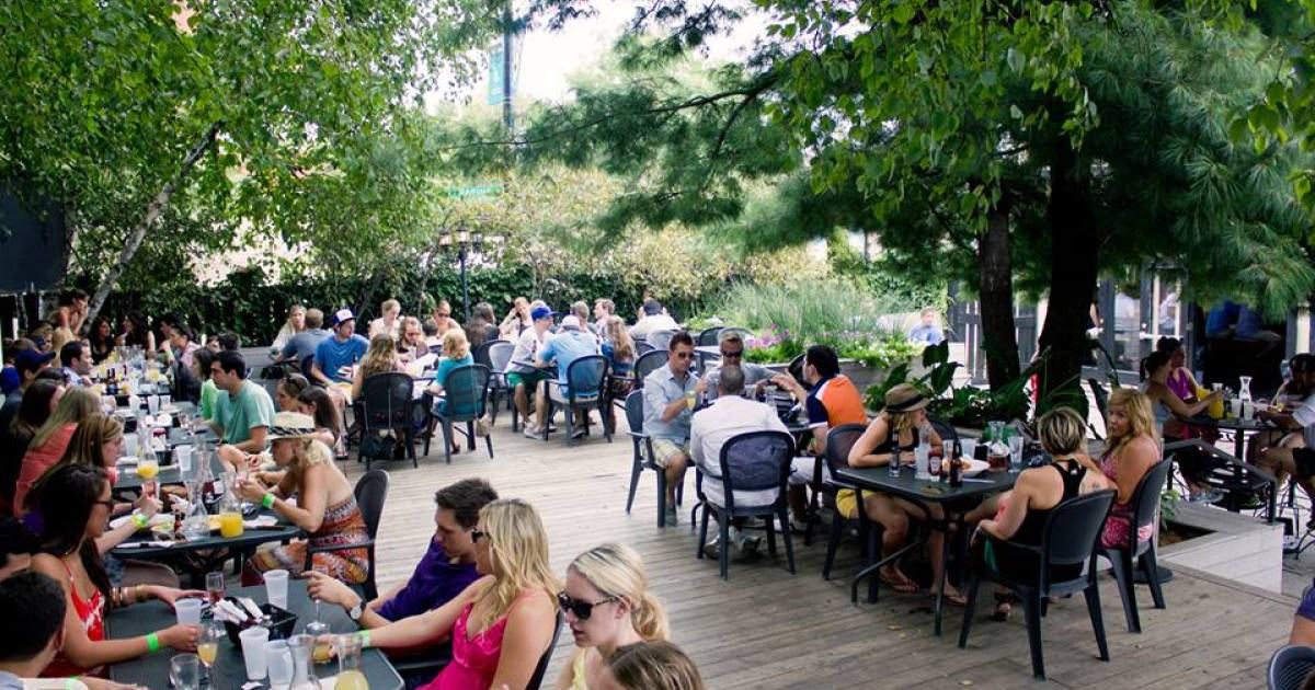 BlockClubCHI's tweet image. After nearly two decades, Zella in Lincoln Park will close at end of this month  buff.ly/2CWvuTB