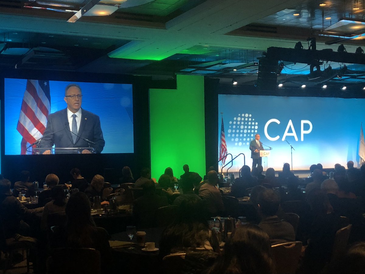 DAKainrath's tweet photo. A whirlwind morning at day 1 of  #CAP18chi. Don’t forget to:

✅donate your HOD/RF stipend to the @CAPFndn 
✅ register for the Foundation dinner cruise (seats limited!)
✅ tweet a selfie with #cap18chi for the photo wall
✅welcome TEN medical students to the meeting https://t.co/X65vJdAGWN