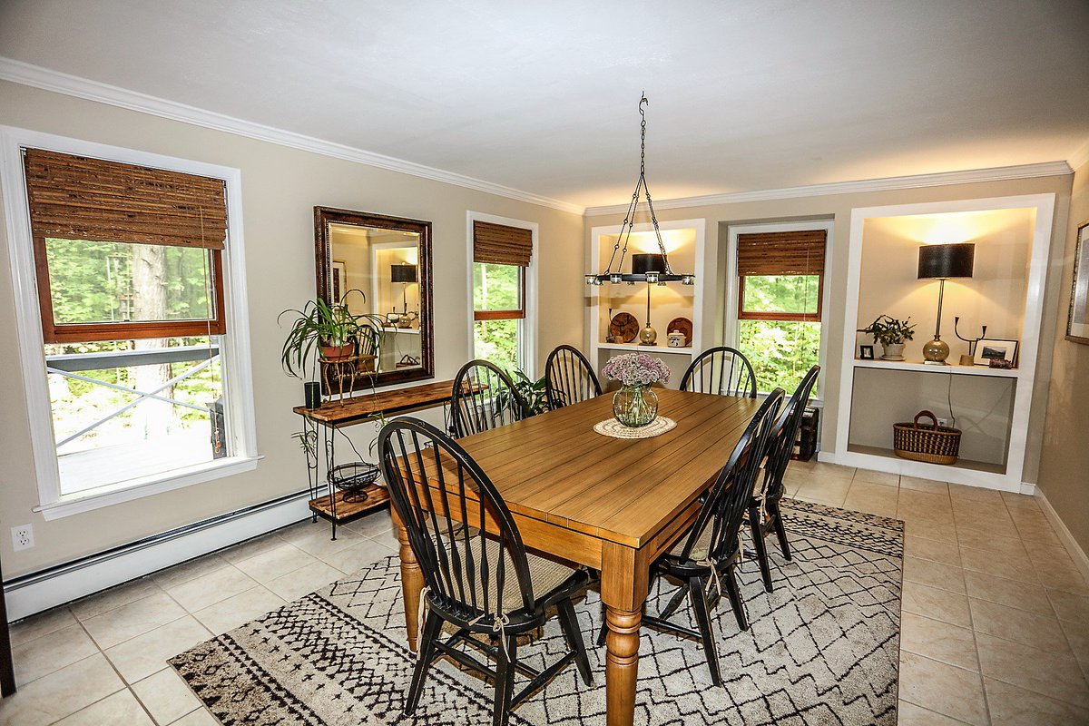 AnnetteKuhnREA's tweet image. #JUSTLISTED:
Check out this move-in ready 3 bedroom, 2-1/2 bathroom #Brookline #NH home on 1.83 private acres.

Contact me for more information or to schedule a private showing.

property.listreports.com/rJluK5fOoQ/4-m…

#house #forsale #realestate