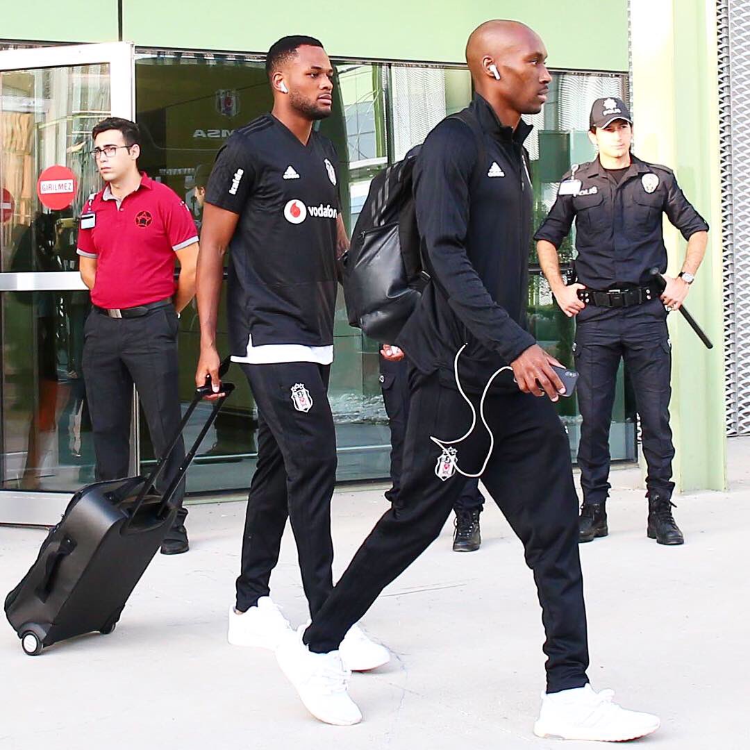 🛬 Beşiktaşımız, İzmir'de!
#Beşiktaş