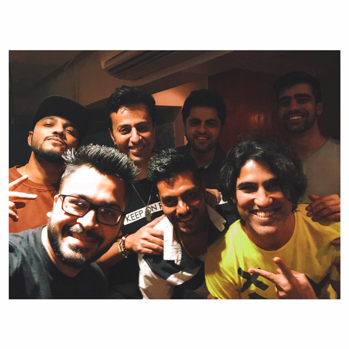 All great night outs end up at <a href="/salim_merchant/">salim merchant</a>’s wonderful home. Conversations, music &amp; <a href="/Xbox/">Xbox</a> with the boys &amp; the supremely talented <a href="/raftaarmusic/">RAFTAAR</a>, who recently featured on one of our #SalimSulaiman tracks alongside my favorite <a href="/Sukhwindermusic/">Sukhwinder Singh</a>. Coming soon! 

<a href="/nkbass/">Naresh Kamath</a> <a href="/DhirenGarg/">Dhiren Garg</a>