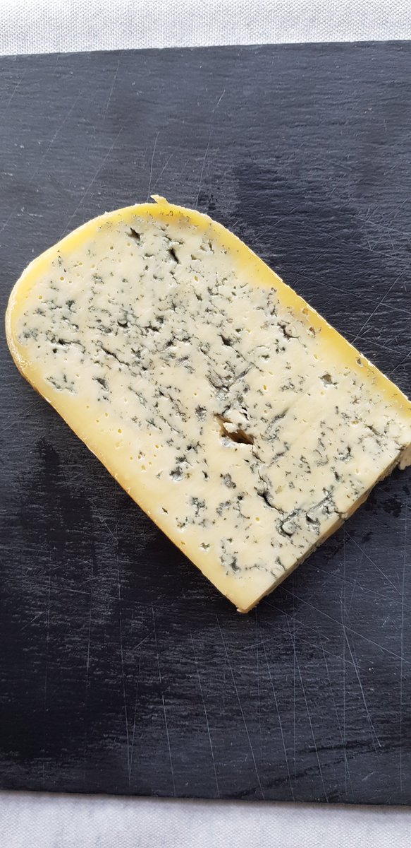 lacuisineparis's tweet photo. We could not decide on which #Fromage we we're craving for today's Fromage and Wine class, so we bought four! #cheeseaddicts https://t.co/xafUDQjavK https://t.co/nS4mGsLxfb