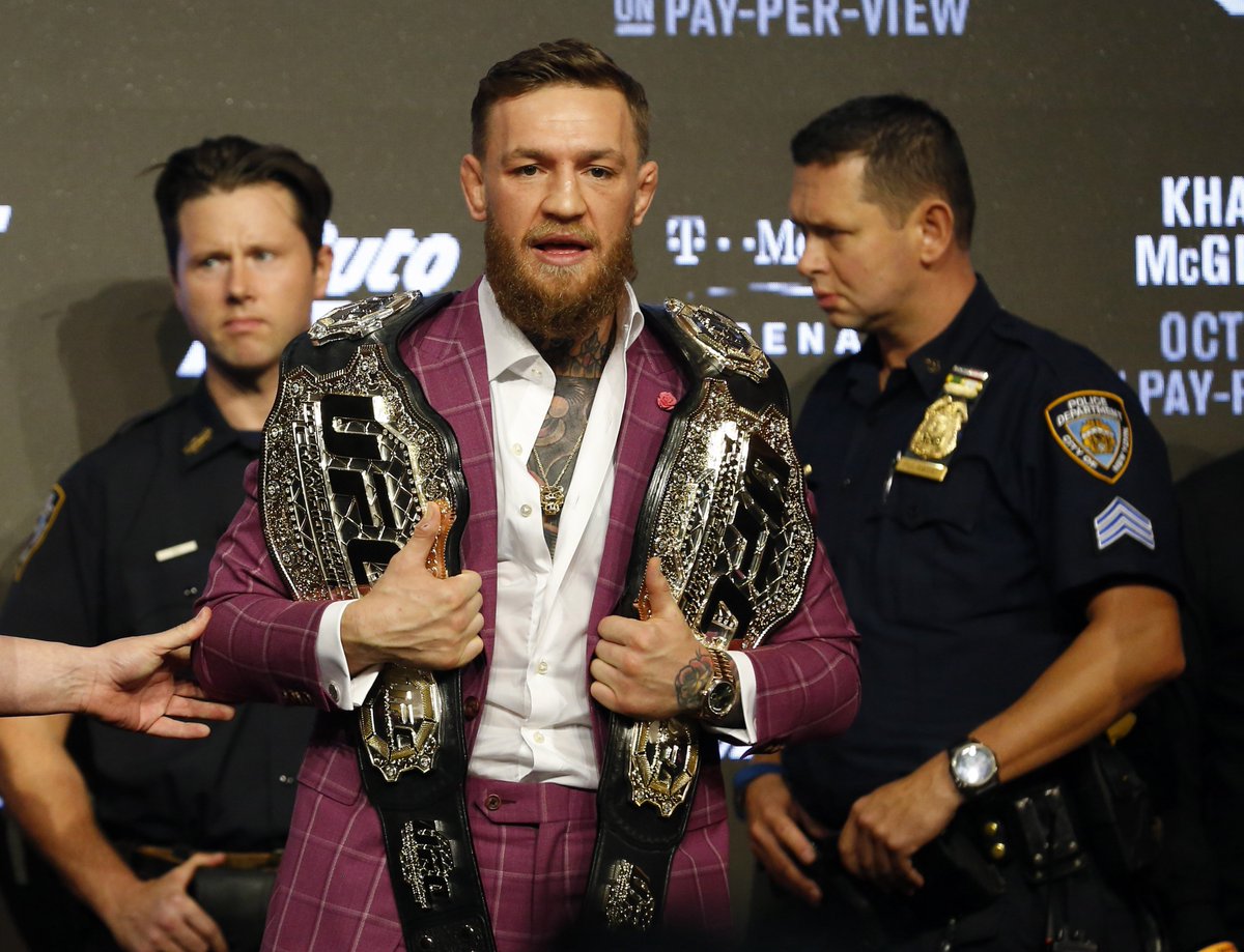 Conor McGregor surprises Boston firefighters with tickets to see Red Sox in World Series dlvr.it/QnxfNG