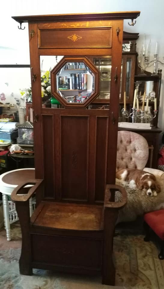 vintagevalleys's tweet photo. #Antique #oak #HallStand with storage in original condition selling to raise funds for #charity #CommunityFurnitureAid  @vintagevalleys https://t.co/NmzsjRUenz #Bridgend can deliver locally for a small charge £120.00 helping furnish homes for people in need across #Southwales https://t.co/kuboVhjmo4