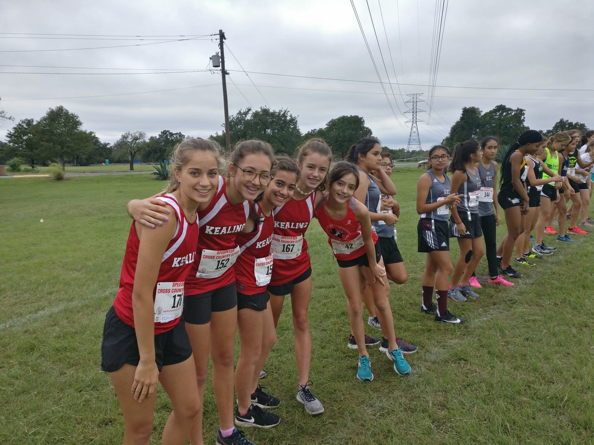 KealingXC's tweet image. Thanks to the Austin Speedsters for hosting a great meet today!  What a fun way to end the XC season. Go Hornets!