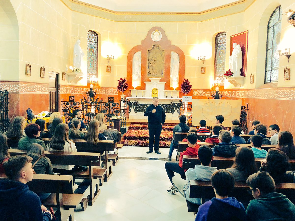 jmvcabra's tweet photo. ¿Qué quiere Dios de mí? #Domund2018 @JMVesp https://t.co/O3DBreNKix