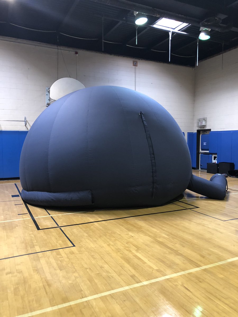 dmurph88's tweet image. #Explorationday at Hauppauge MS - great job @Gordond1117 putting together this awesome experience for students 👍 🚣‍♀️ 🚢 🚶 ✈️ @OHara_HPS @HPS_Eagles @HauppaugeMS @FerraraRobotics