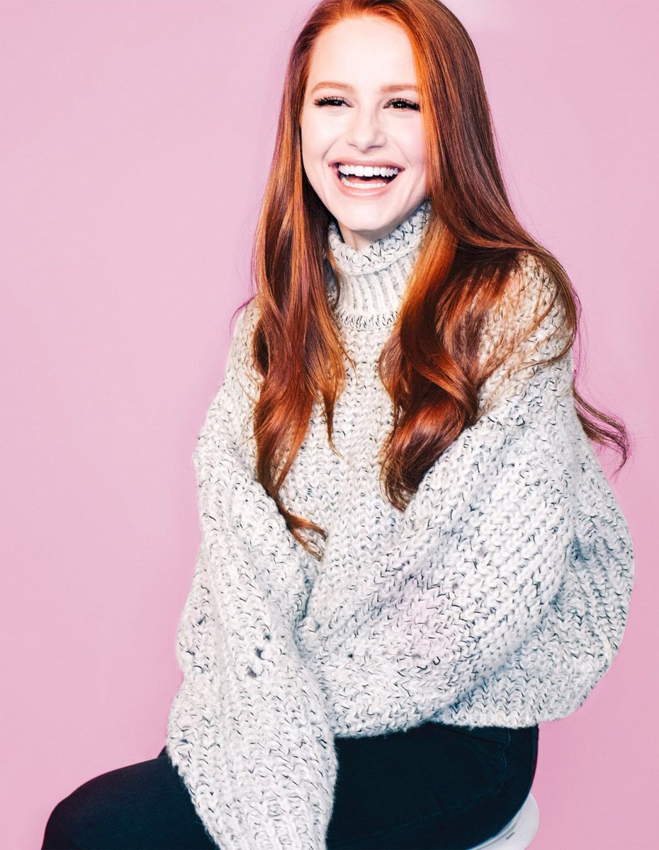 DistinctBelle's tweet image. — i’ll be your bubblegum bitch.