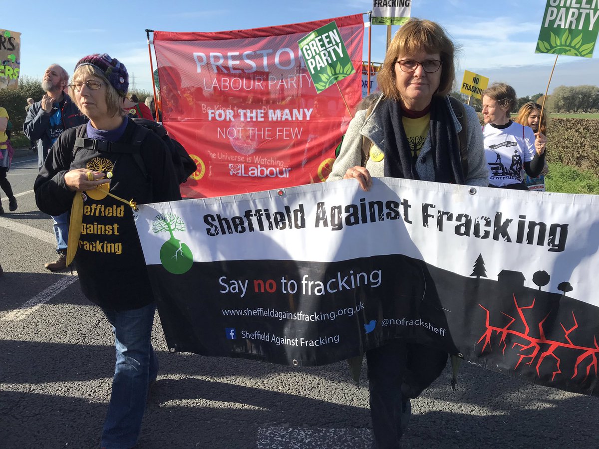 nofracksheff's tweet photo. We’re not going away @Cuadrilla (take note @INEOS) ✊✊✊
#PrestonNewRoad #nofrackingway #frackfreefuture #WeSaidNo #UntilWeWin #solidarity #FrackFreeLancs #FrackFreeEverywhere https://t.co/8rcMqRtp3z