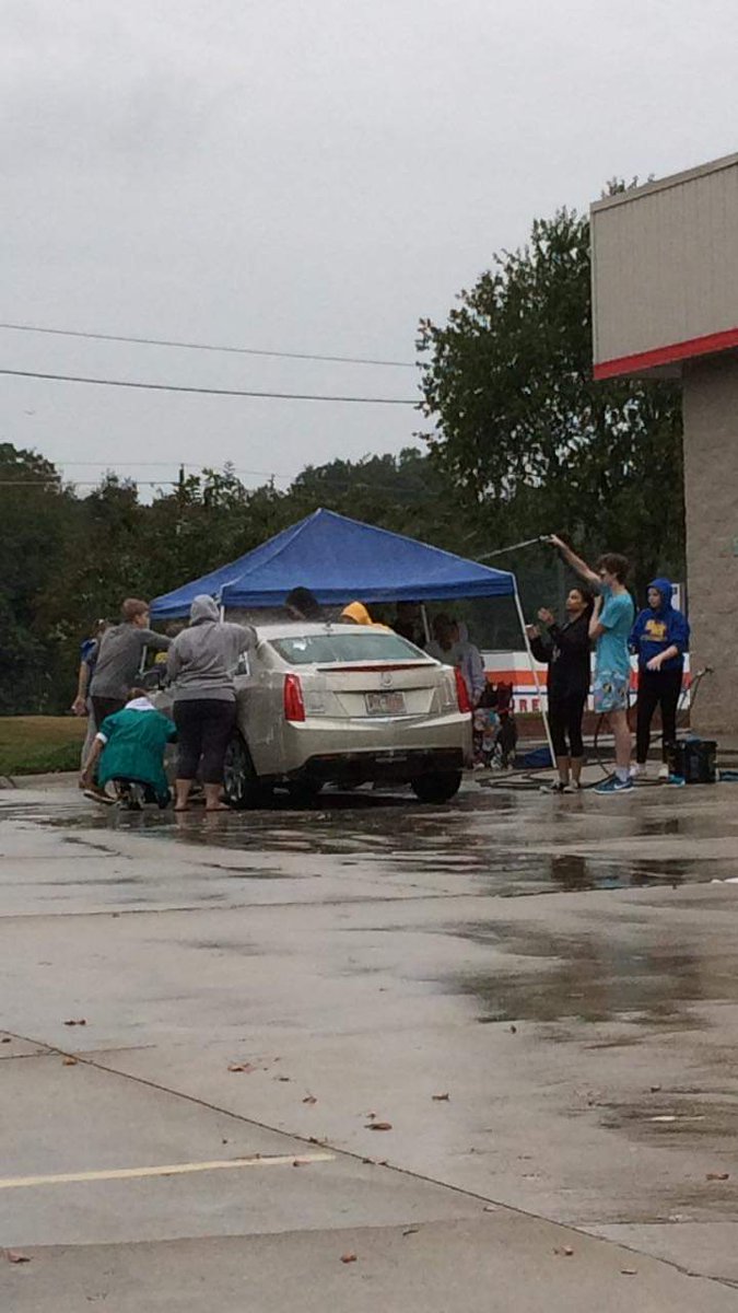 Jessthetrashcan's tweet image. @SWRHSChorus @swrhscougars even tho the rain stopped us the car wash went wonderful and thank you for everyone that came out and supported the Chours