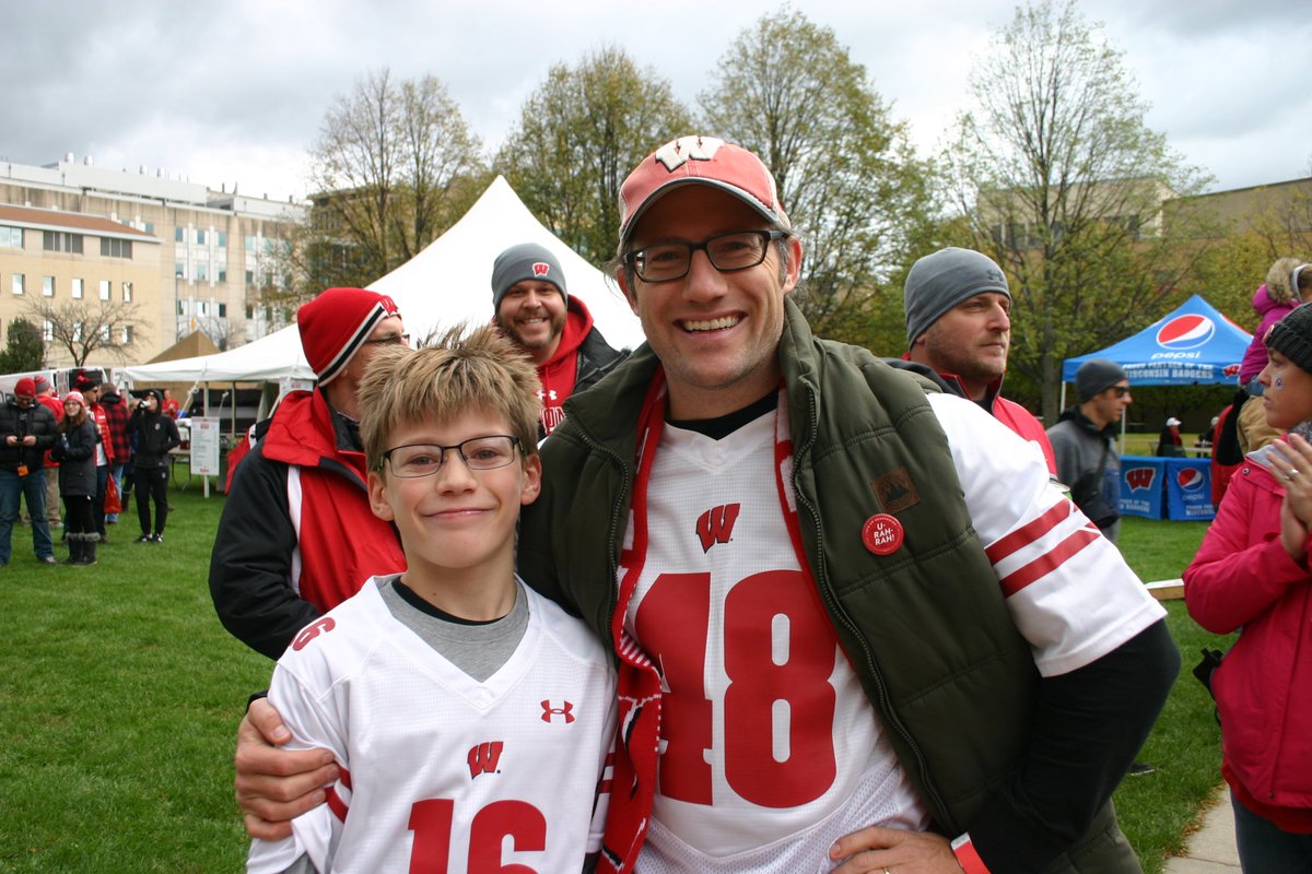 UWBadgers's tweet photo. Families, fun and always time for a quick polka with the @badgerband!
#Badgerville #Badgers https://t.co/yLOErvjI26