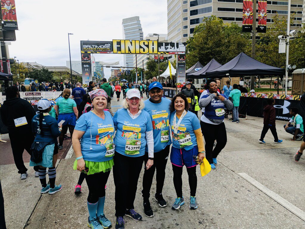 ShelbyKuttyMD's tweet photo. Taussig Heart among #TeamHopkinsKids runners at the @baltrunfest! Great day and great run for the children and community! #GoHopkinsGo #RunHon https://t.co/9NfqHVtoXR