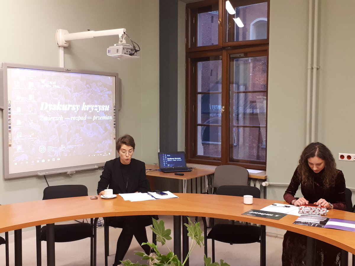 Facta_Ficta's tweet photo. #DK18 mgr Paulina Kajzer z @UAM_Poznan w sesji równoległej o dziewiętnastowiecznym dekadentyzmie https://t.co/TRsy4GT4Ia