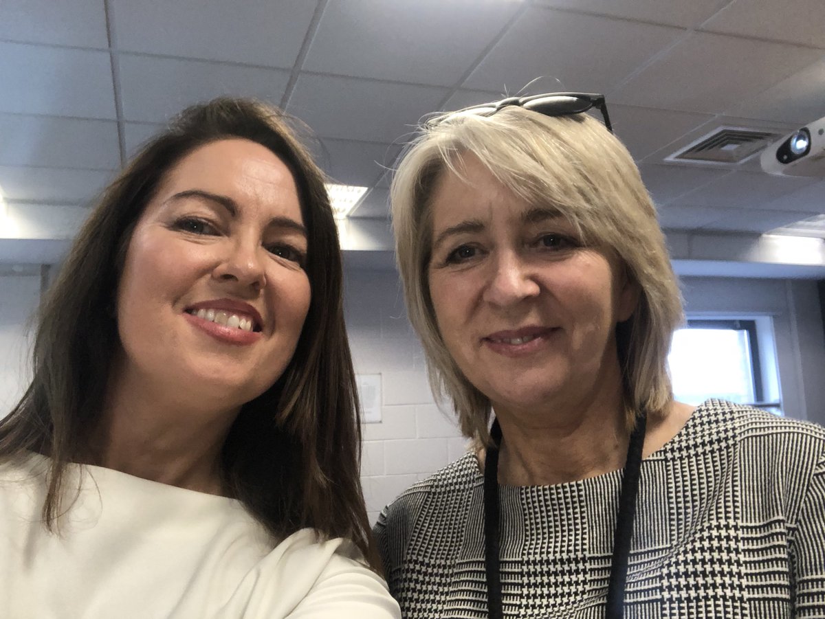 Great to catch up today with Rosaleen Lynch, Guidance Counsellor from my Alma Mater @shsguidanceroom @shstullamore at the Irish Guidance Counsellors Conference 2018 in @DublinCityUni . SHS Abú! #IGC2018 #guidancecounsellors #guidancecounselling