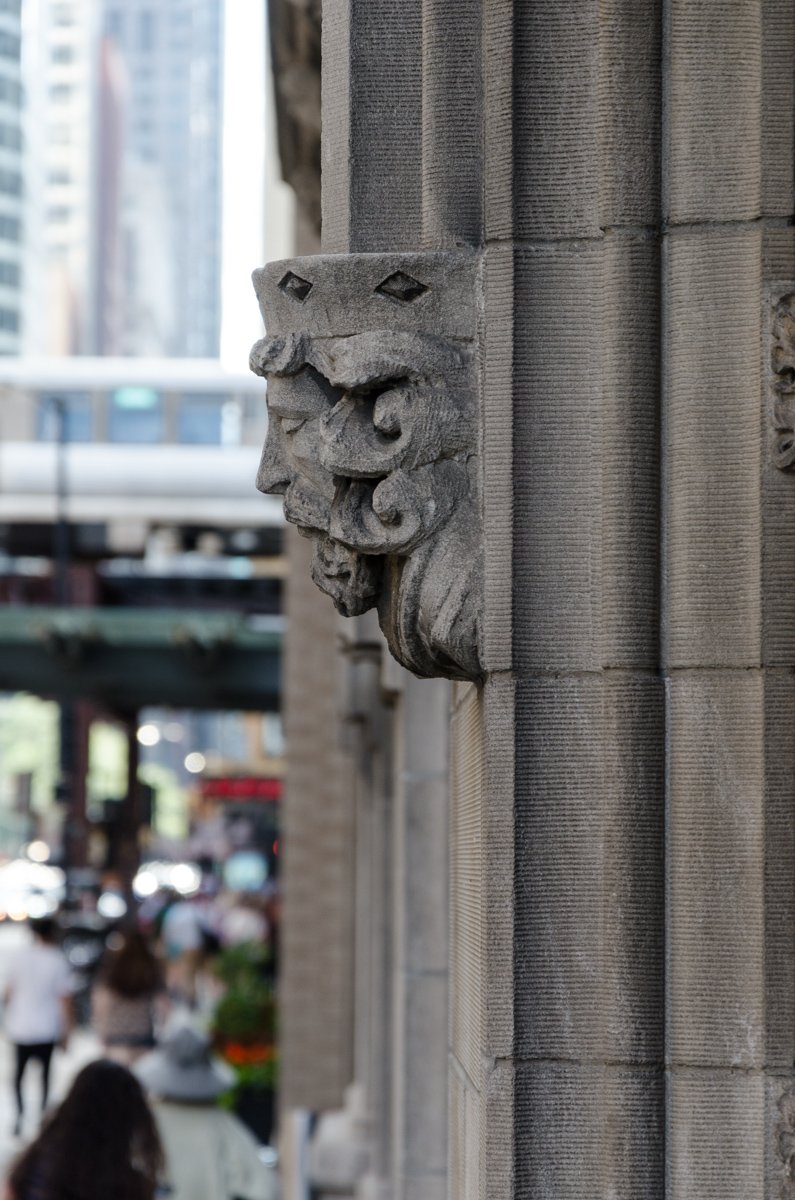 City life.
#chicago #downtown #architecture #stonefaced #el #train #photooftheday #streetphotography #jonikatphoto