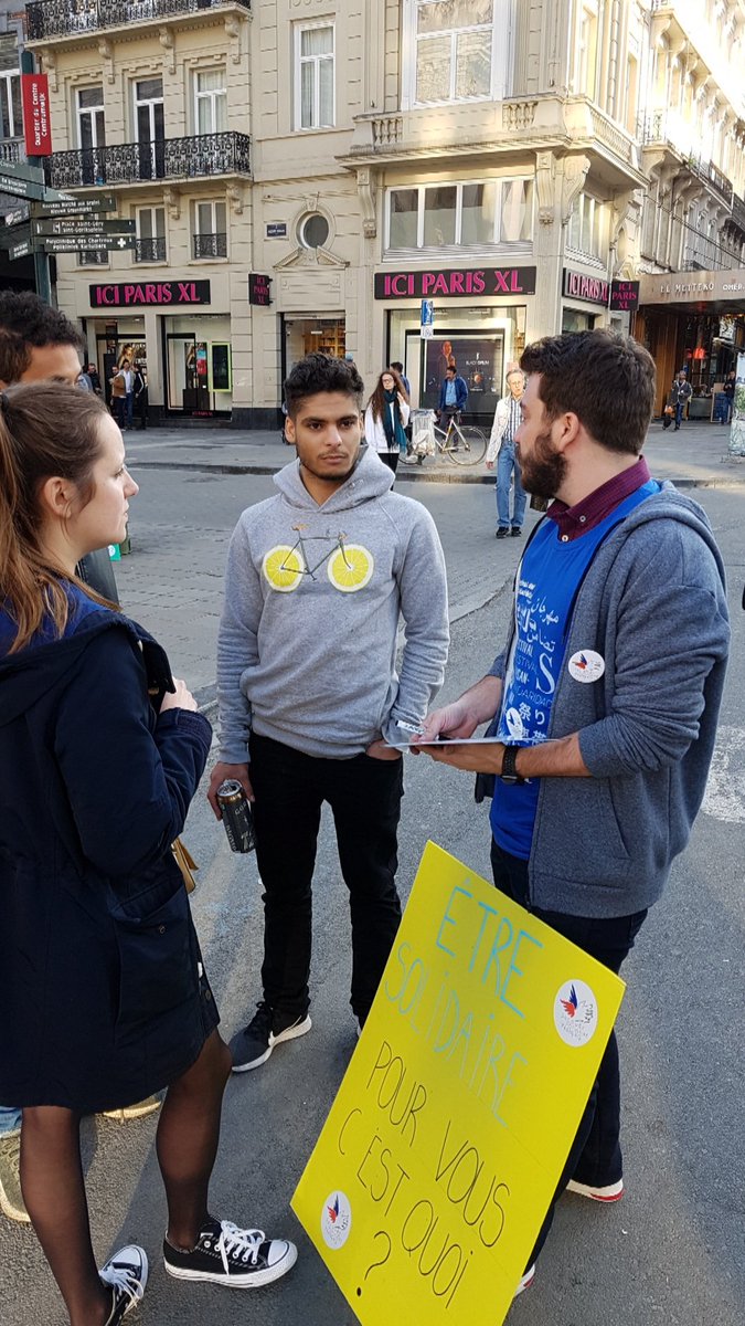 SecoursPop's tweet photo. "Amis bruxellois, êtes-vous #solidaires ?" C'est parti pour une séance de micro-trottoir dans les rues de la capitale #belge #FestSol https://t.co/enT2rYfI3t