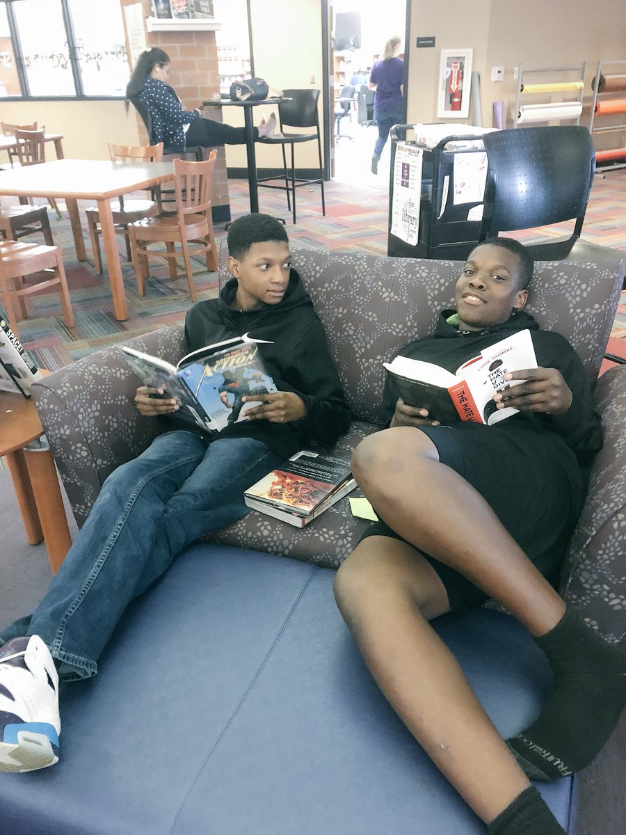 mrstylersainato's tweet photo. Getting so excited to be reunited with all my babies!!! I can’t wait to hear about what everyone read over break. #justreadit #iread #letthemread #fallbreak18 https://t.co/71Ckt9X6uI