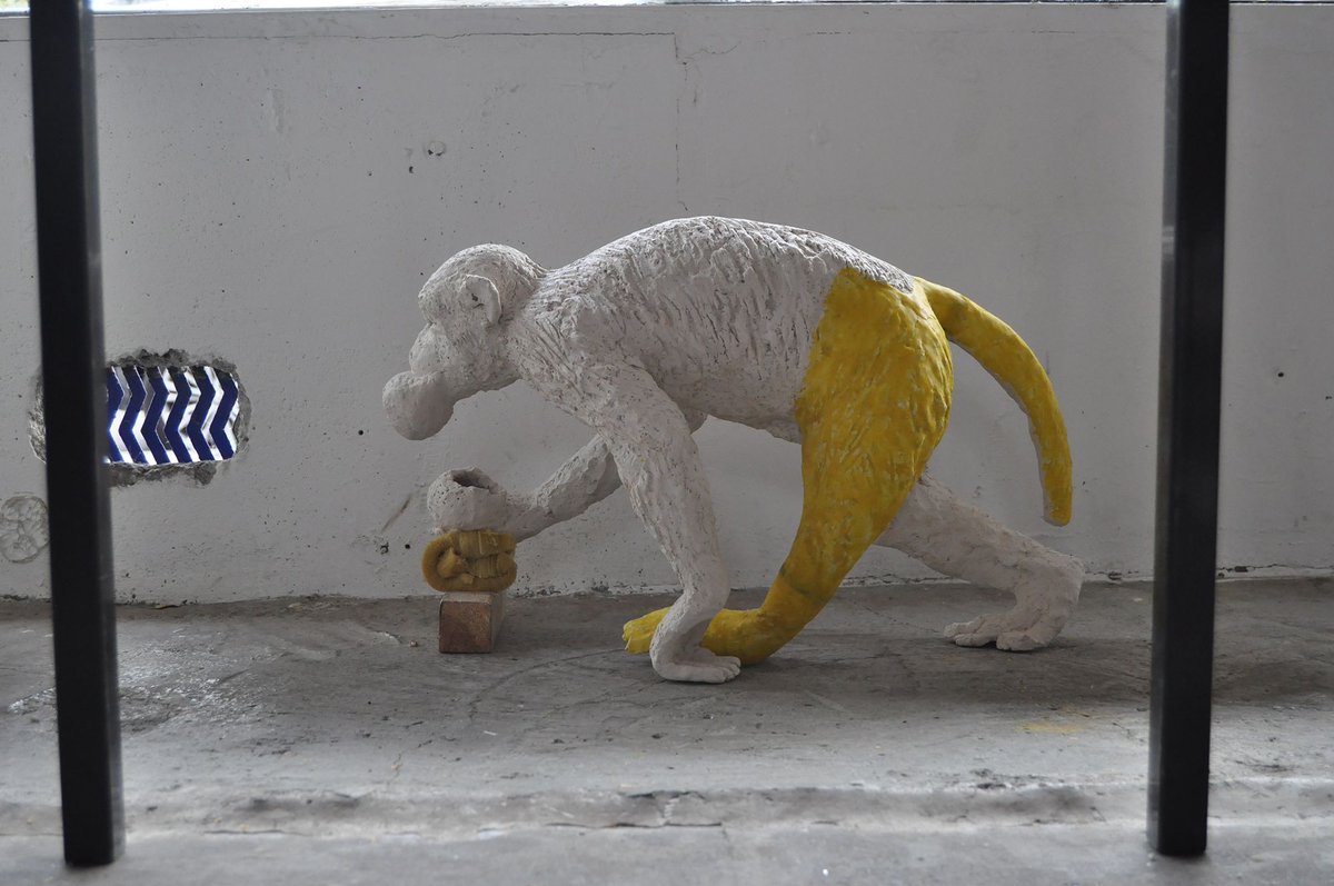 hackneypost's tweet image. “This is nothing but an allegory of the human condition.” @FraZaffarano met the German artist Brigitte Jurack for a closer look at her new ‘Monkey Business’ exhibition at @Filetspace 👉 buff.ly/2NO5QS7