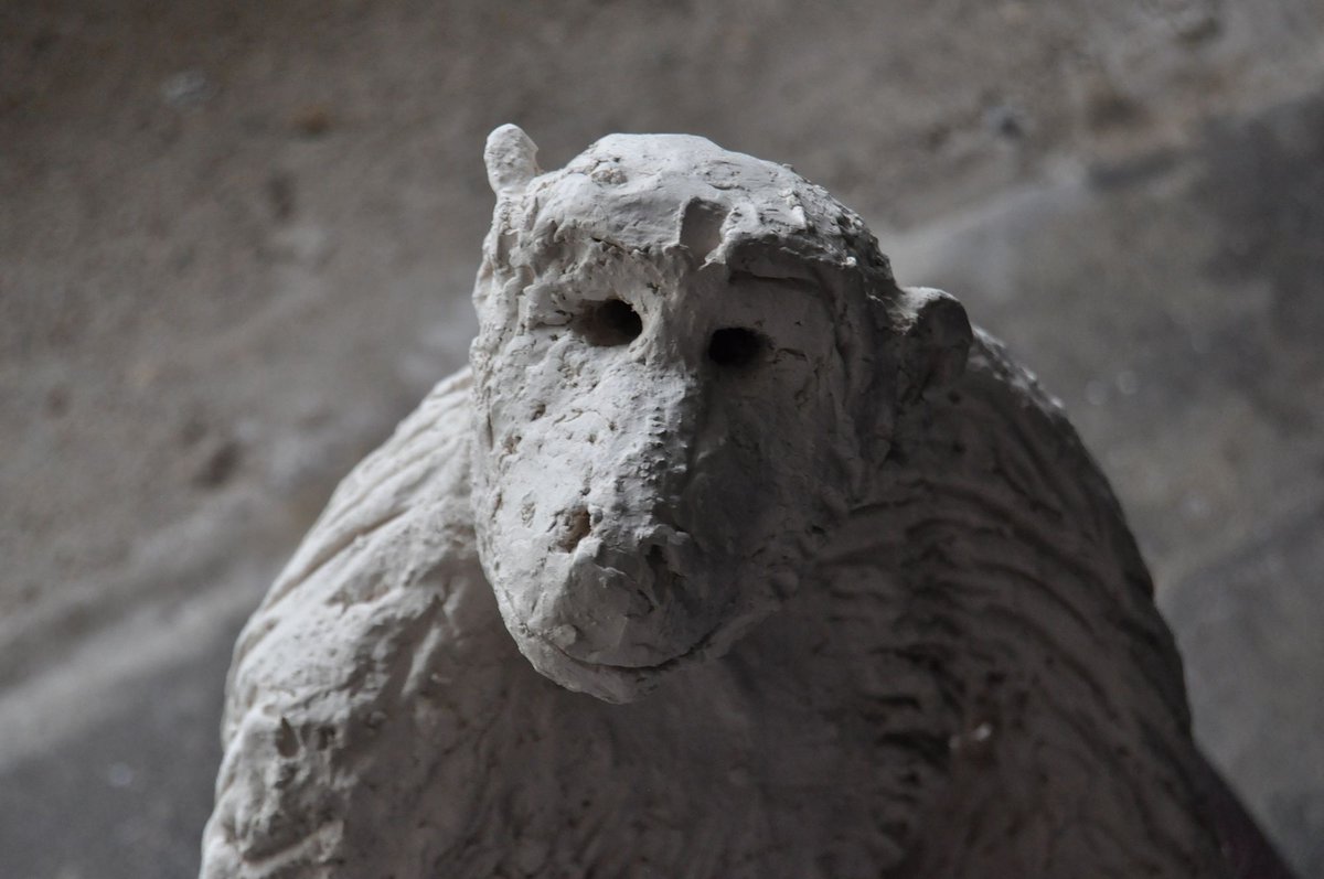 hackneypost's tweet image. “This is nothing but an allegory of the human condition.” @FraZaffarano met the German artist Brigitte Jurack for a closer look at her new ‘Monkey Business’ exhibition at @Filetspace 👉 buff.ly/2NO5QS7