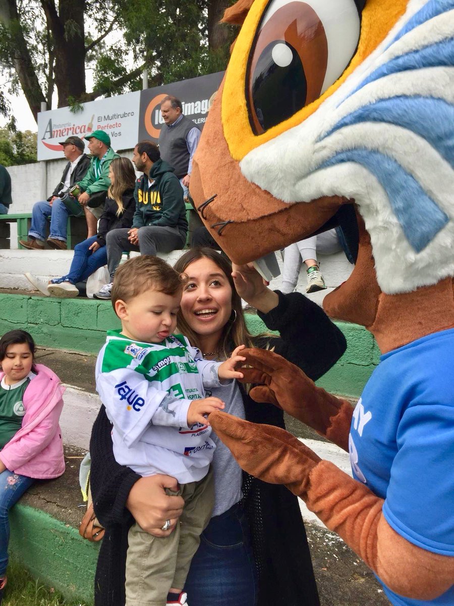 AUFfemenino's tweet photo. #U17WWC | CAPI estuvo visitando el Parque Juan G. Prandi, cancha de entrenamiento que será utilizada en la sede de Colonia.

🔜 Copa Mundial Femenina Sub 17 de la FIFA #Uruguay2018.

🎟 Comprá tus entradas:
https://t.co/0ElzhYY8VD https://t.co/hIqQzXB1iG