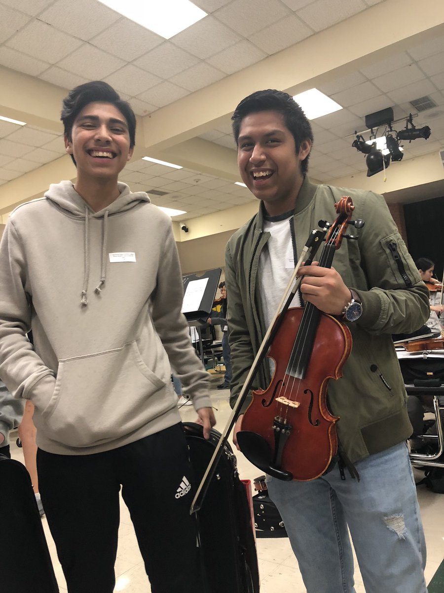 TexanOrch's tweet image. Good luck to our hard working orchestra students at region today! #region #sampride @SamHoustonHS
