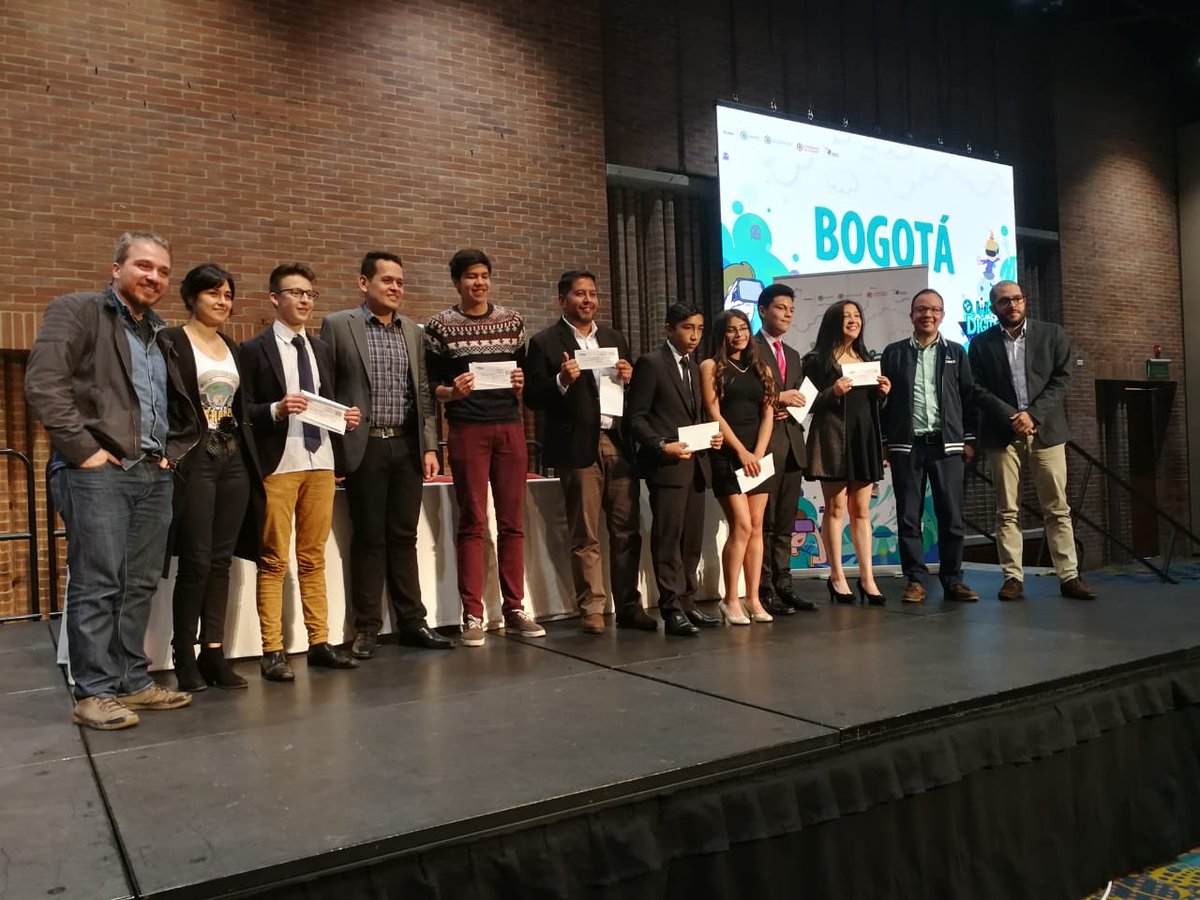 ivancastanop's tweet photo. Espacios como #DigitalYoungProgram del @Ministerio_TIC son muy importantes porque impulsan las industrias creativas digitales, parte importante de la #EconomíaNaranja, uno de los pilares de este Gobierno. #ElFuturoDigitalEsDeTodos https://t.co/oWbFZiENex