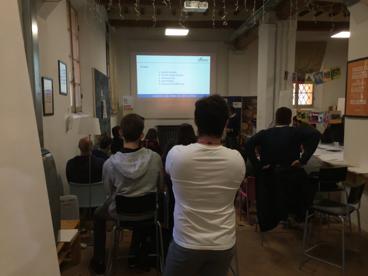 L'hackathon è partito questa mattina con Davide Ugolotti, CIO di <a href="/CarServer/">Car Server</a> , che ha lanciato ai partecipanti la sfida aziendale. 
<a href="/CarServer/">Car Server</a> <a href="/Rei_innova/">Tecnopolo Reggio Emilia</a> <a href="/ImpactHubRE/">Impact Hub Reggio E.</a> <a href="/FestivalAfter/">AfterFuturiDigitali</a> @ComuneRE #AfterFestival18 #CarServerHack