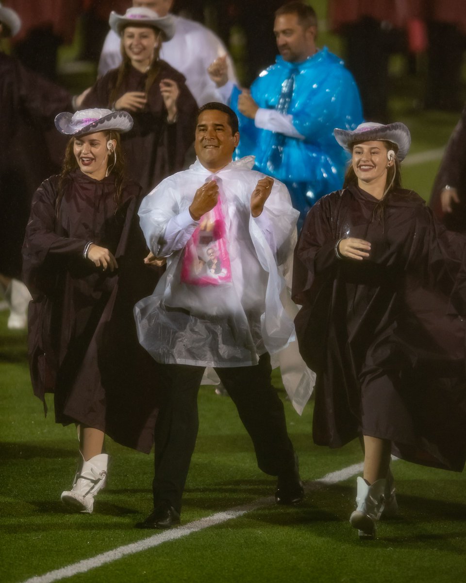 HenryHueyPhoto's tweet photo. Dragonettes Bob &amp; Susie show at halftime of the Stony Point game, 10/19/2018.  @DragonNationRR @rrdragonettes https://t.co/0a8V7eU8py