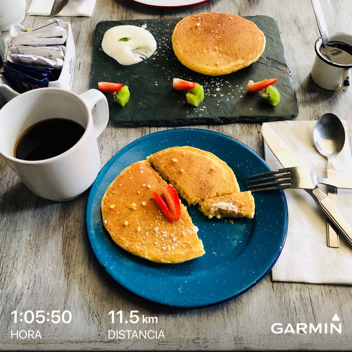 poket_puffy's tweet photo. Después de 11.5km unos deliciosos hot cakes de jengibre #LaCondechi #FondaGarufa #NikeWomenMx #Juntasimparables #squadpowermoms @yoelegicorrer1 @CorrerMeHa @LoveRunSmile @DFHambrientas @GlotonMex @HijosDelCid @logrartusmetas #Chapultepec #PistaElSope https://t.co/tcuiBmag8y