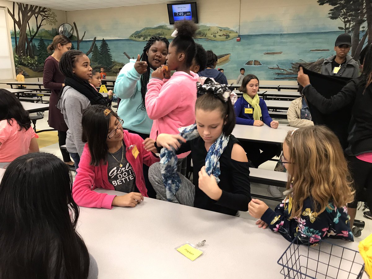 HeartForMonroe's tweet photo. Thank you to all of our #WomenintheMaking mentors! ♥️ You are helping these beautiful young ladies to become strong confident leaders and have fun in the process! #thankyoumentors #reallifeskills #futurementorsinthemaking #dressforsuccess  @1MClubs #rolemodels @UCPS_MonroeNC https://t.co/2b3vHgjUBZ
