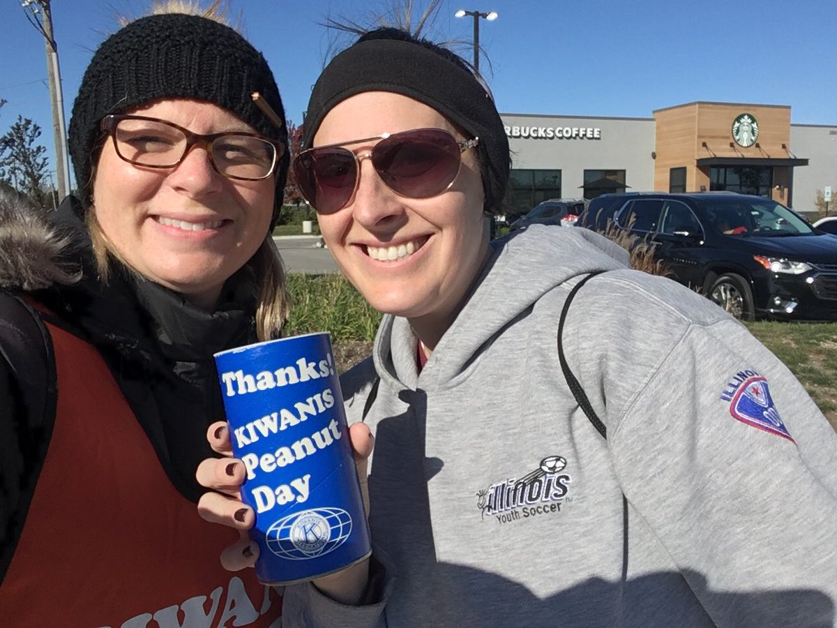 East Key Club participating in MADD by collecting $ for Kiwanis #leydenpride <a href="/Zapata__Melissa/">Melissa Zapata</a>