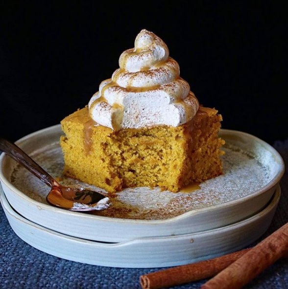 The ultimate October dessert 🍂🌿 Pumpkin Spice Cake that is dense, moist and full of fall flavors. ow.ly/I2PY30mfUau