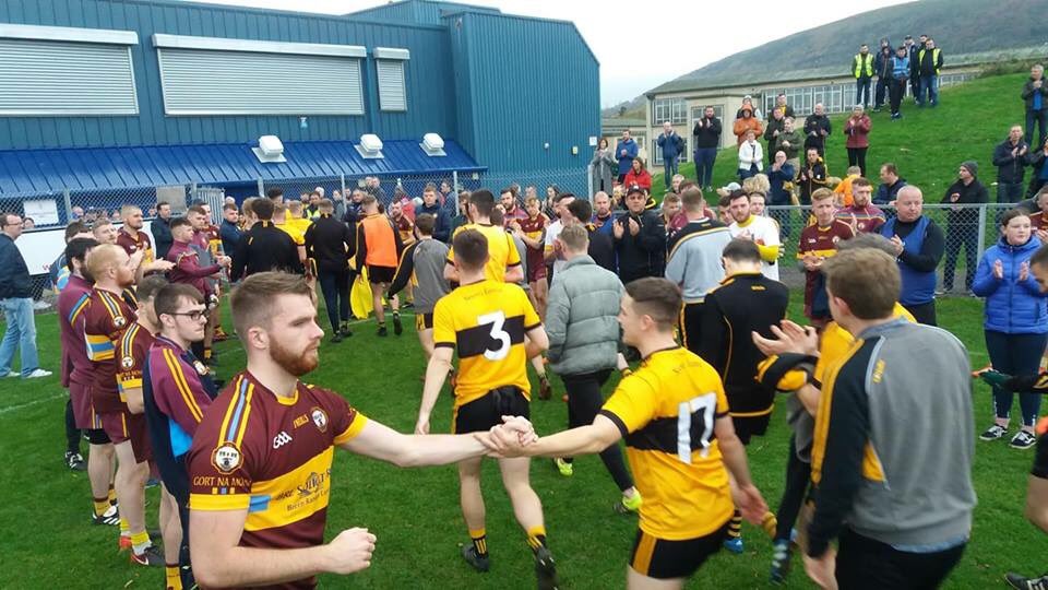AontroimGAA's tweet image. #GAA at its best 

#GiveRespect #GetRespect 

@GortnaMonaCLG give @NaomhEannaCLG a guard of honour after @NaomhEannaCLG won the 2018 @LOCCSolicitors IFC   

#Classy