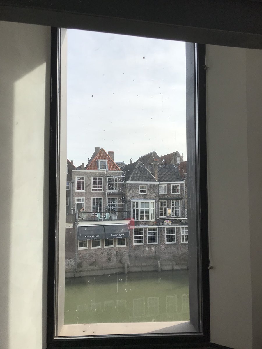 pietsleeking's tweet photo. Kijkje in de getransformeerde #Boterbeurs aan de Wijnstraat; van bouwval tot schitterende lofts. https://t.co/Qo47ae49ji