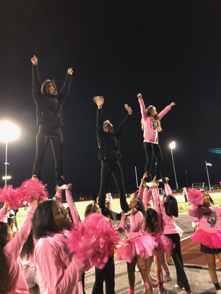 Senior night/Pink out 💕 #WhatsADubcat 🤡