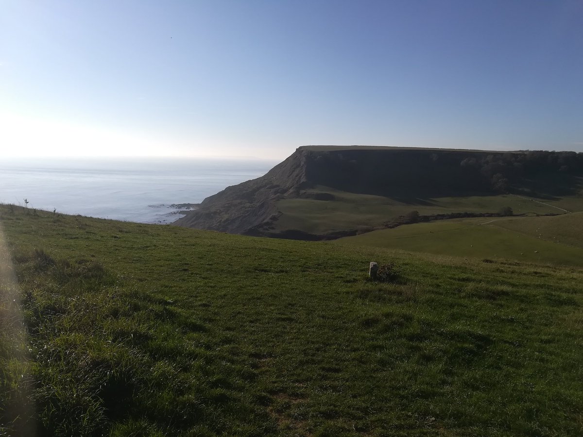 TomMcM001's tweet photo. Fantastic Ambulance led rescue from the steep ground on the Jurassic Coast. Great Multi-Agency working between @swasFT and @MCA_media for high standard of patient care. #frontlineOps @jesip999 #viewfromtheoffice. https://t.co/U40u3vqf00