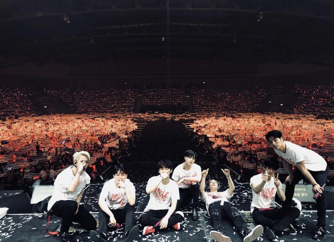 411ent's tweet photo. Thai iKONIC !!! YOU ROCK !! 

ขอบคุณแฟนทุกคนที่มาร่วมกันสร้างความสนุกไปพร้อมกับหนุ่มๆ ทั้ง 7 คน ในงาน “iKON 2018 CONTINUE TOUR IN BANGKOK” 
ทั้งสองวันแสดงที่ผ่านมา หากมีข้อผิดพลาดประการใดต้องขออภัยทุกๆท่านมา ณ โอกาสนี้ด้วยนะคะ 

Credit pic by Donghyuk IG https://t.co/zUdwk2GNpc