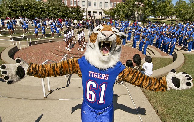 Before you hit up the big <a href="/TSUedu/">Tennessee State University</a> game fuel up with us! We have our live music #brunch going on until 2pm. #gobigblue #tsuhomecoming