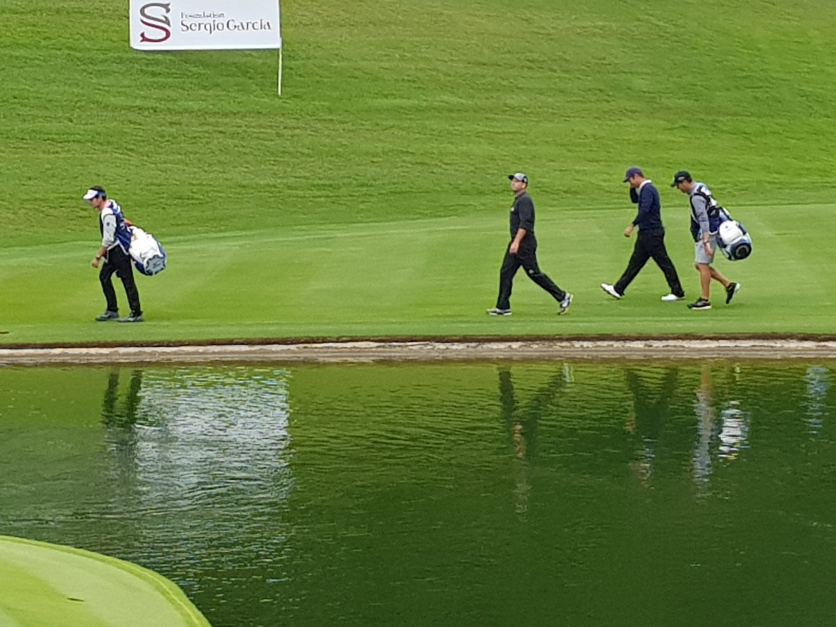 AgronomyRCV's tweet image. Terminan los jugadores y salen los gladiadores!. @valderramasters @EuropeanTour #ValderramaMasters #greenkeepers @Tengolf @MovistarGolf @canalgolf @canalsur #sotogrande #rolex @AndaluciaJunta